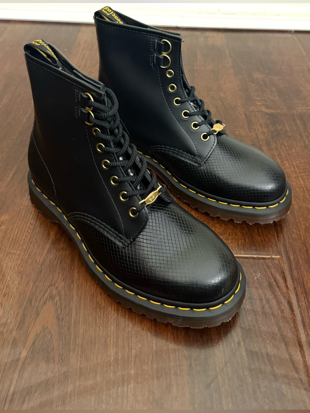 NWT Dr. Martens 1460 Year of the Snake Leather Lace Up Boots Black/ Red Sz 9 - Picture 12 of 16
